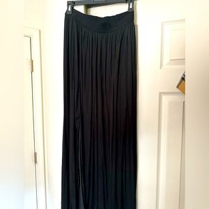 Very comfortable black maxi skirt with slit in the front